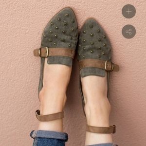 Joy Folie Women's Harlow Flat in Ivy Green size 39